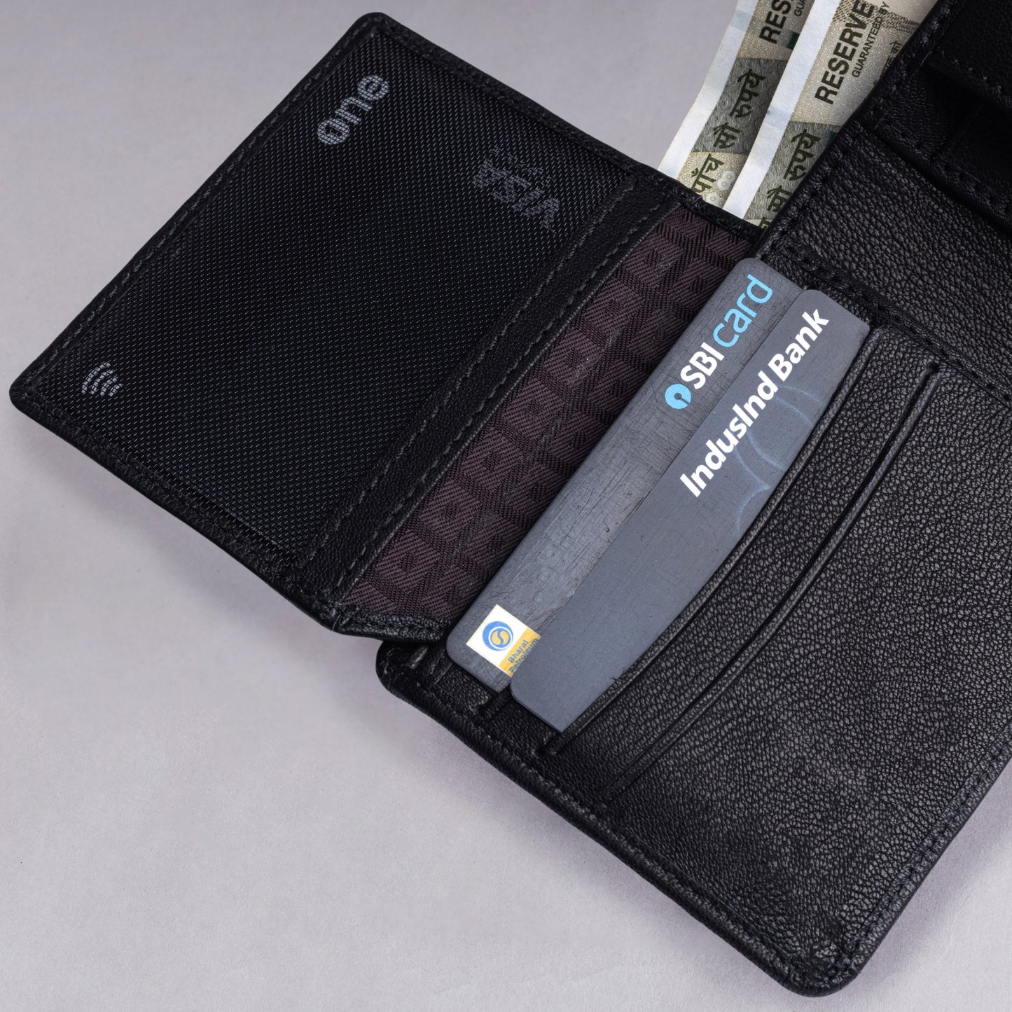 Neeson  MEN'S BLACK LEATHER WALLET